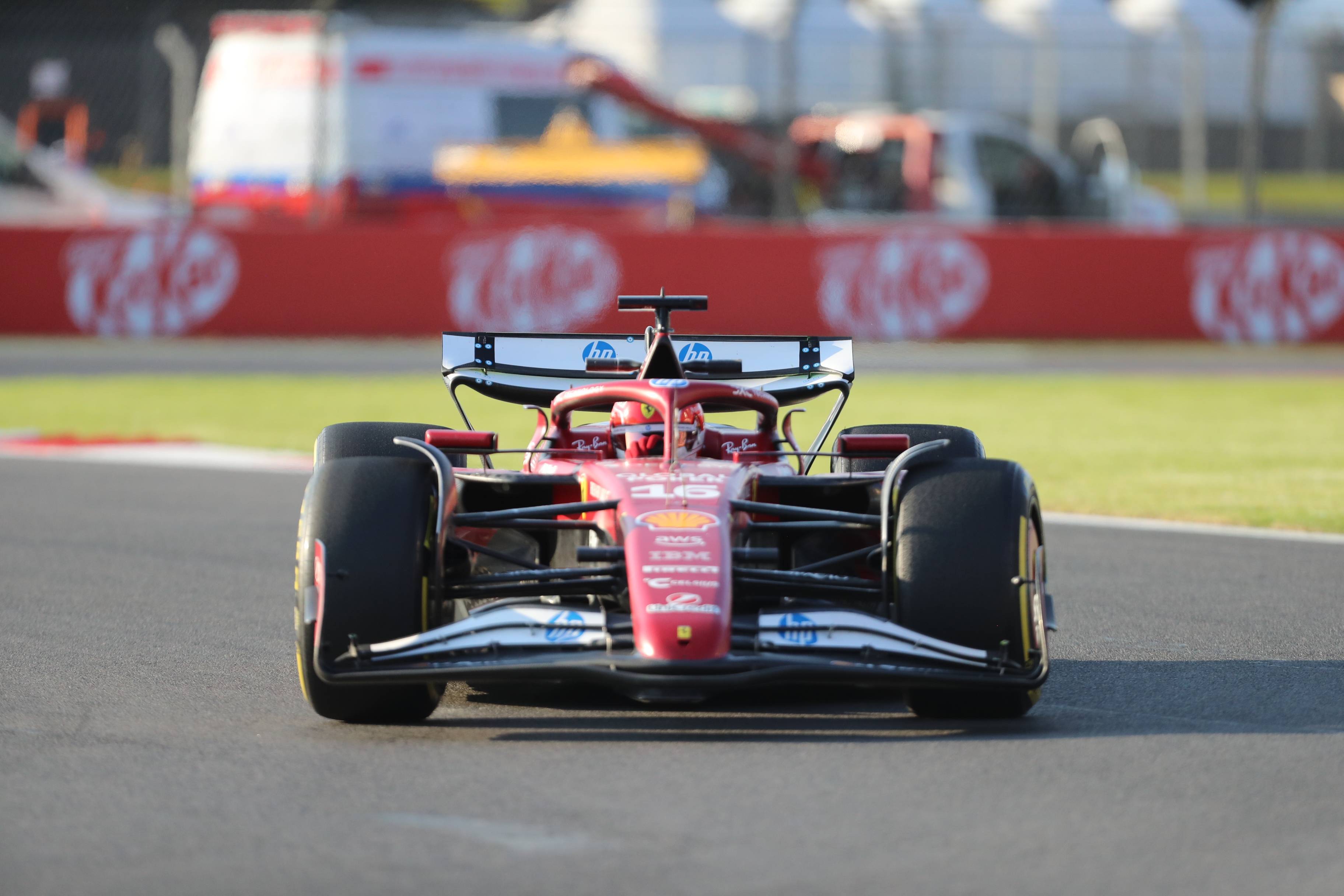 威廉姆斯轻取阿斯顿马丁，勒克莱尔高光表现